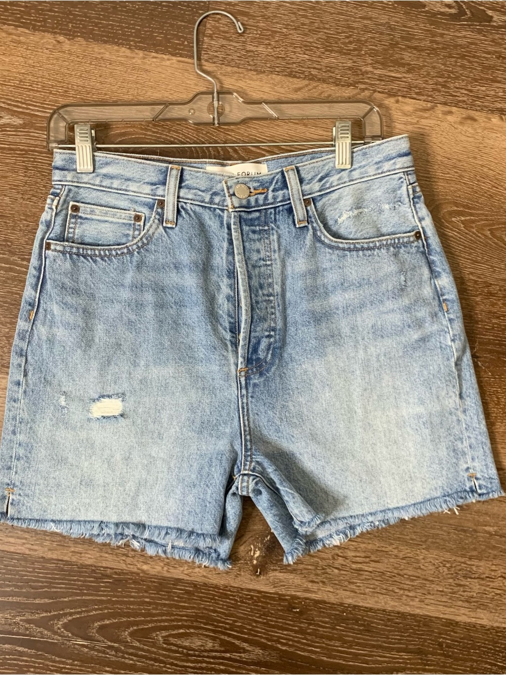 Denim Forum Womens blue the yoko mid thigh button fly jean shorts 28